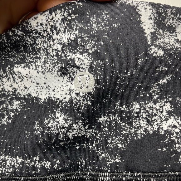 Lululemon Women Wunder Under Hugh Rise Black and white Leggings in 2 - Picture 9 of 11